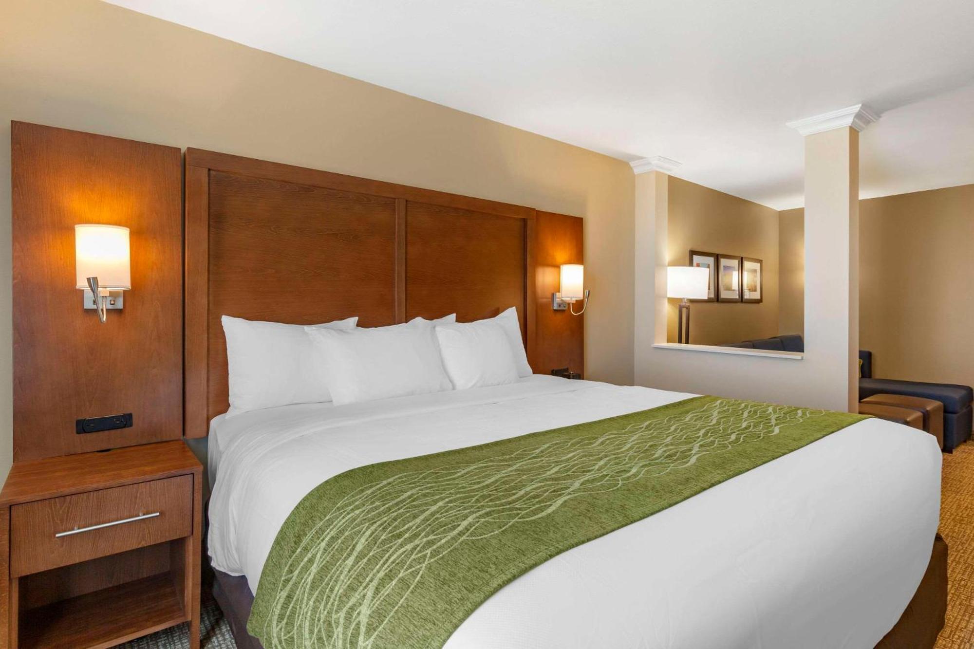 Comfort Suites Albuquerque Airport エクステリア 写真