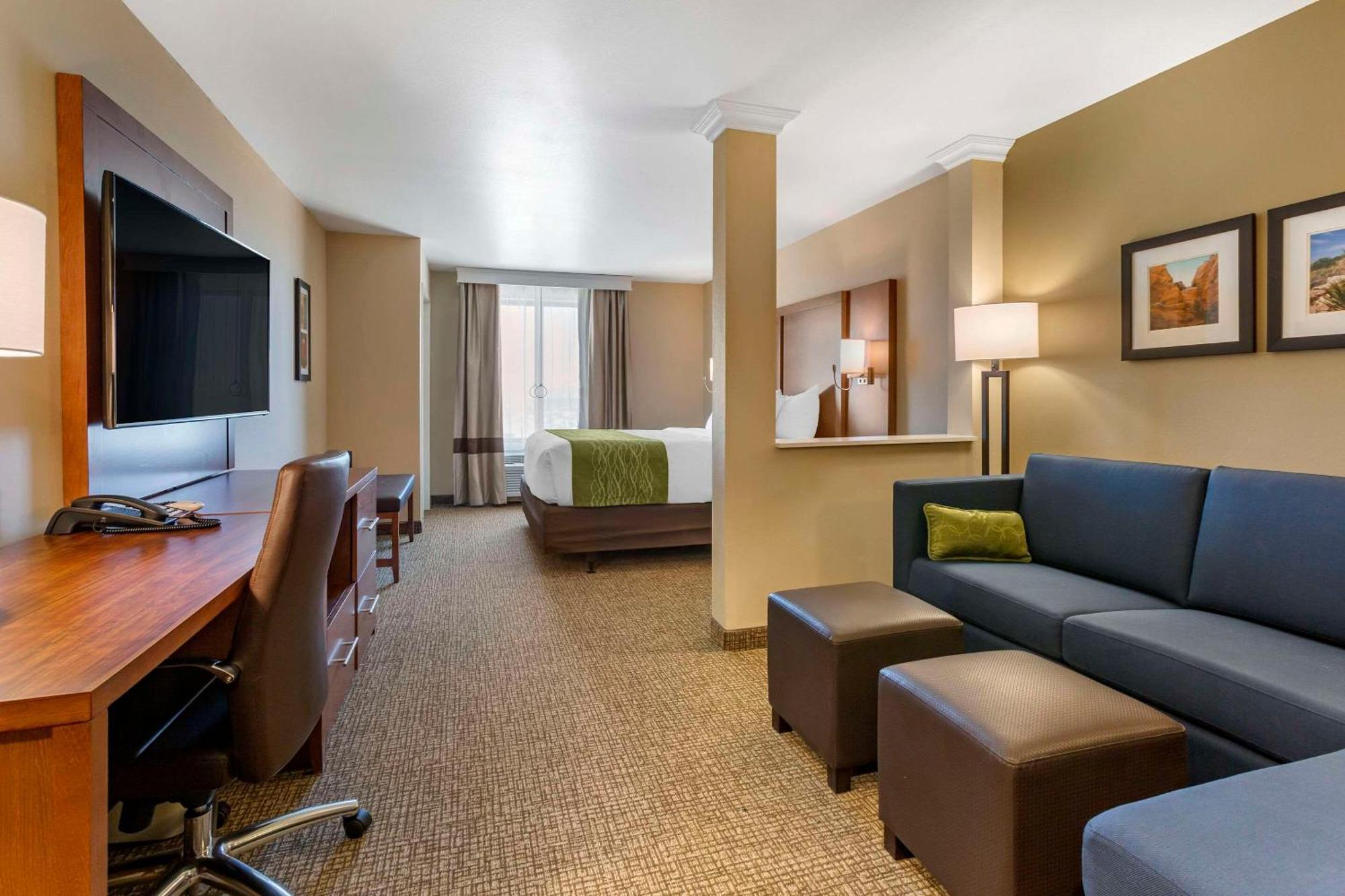 Comfort Suites Albuquerque Airport エクステリア 写真