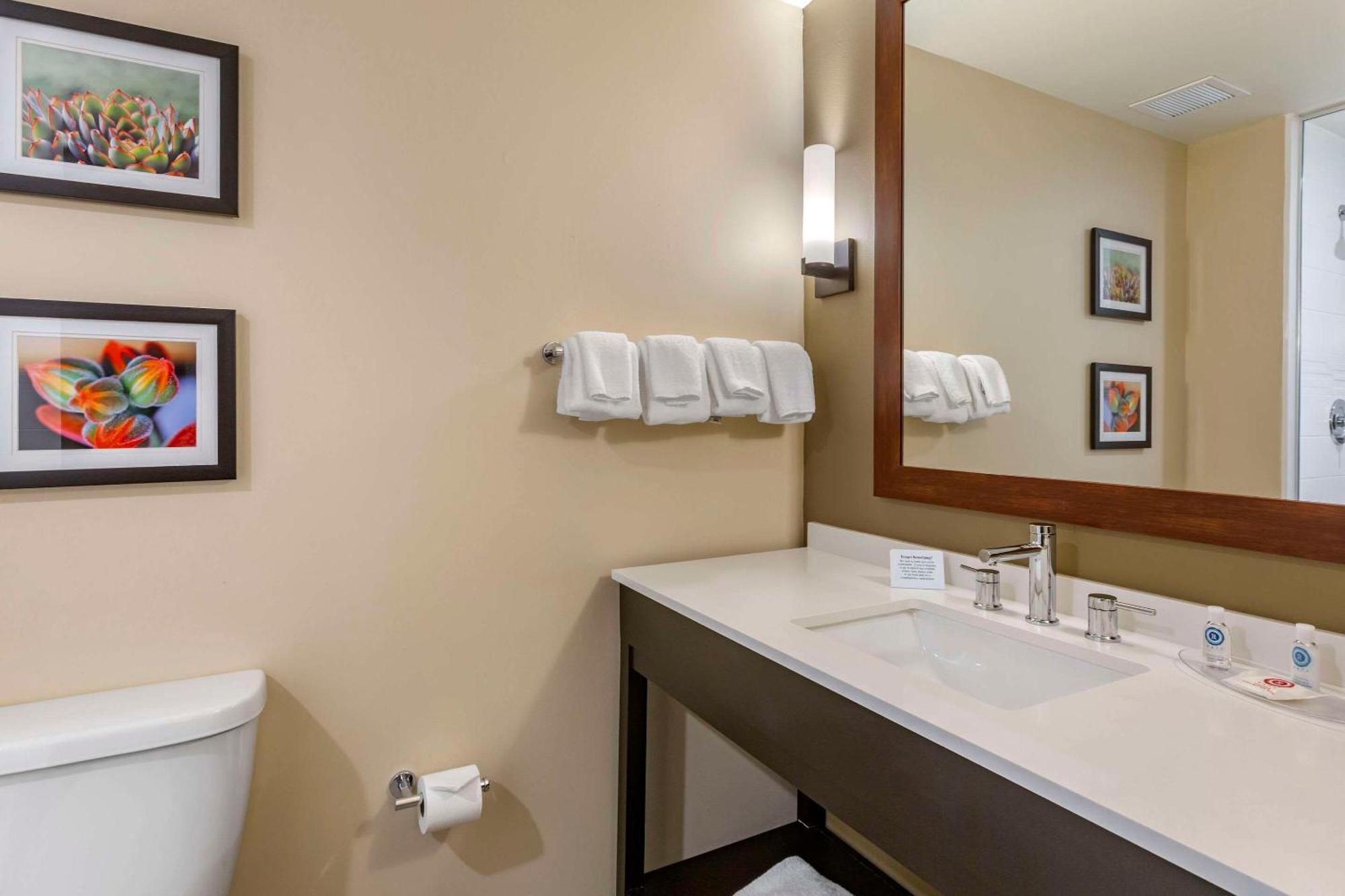 Comfort Suites Albuquerque Airport エクステリア 写真